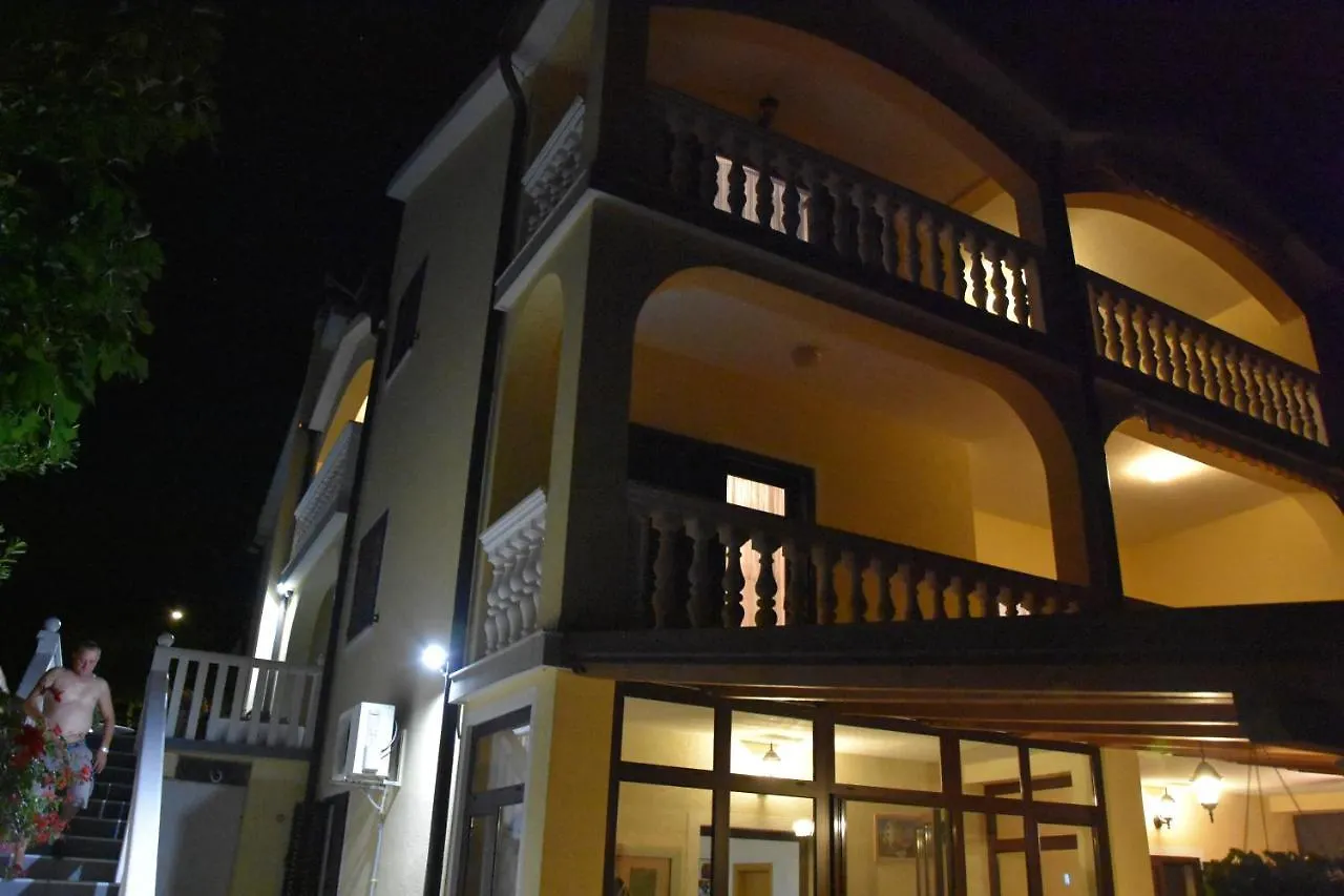 טרוגיר Apartments Villa Macola