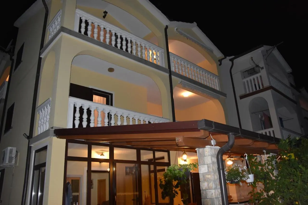 טרוגיר Apartments Villa Macola