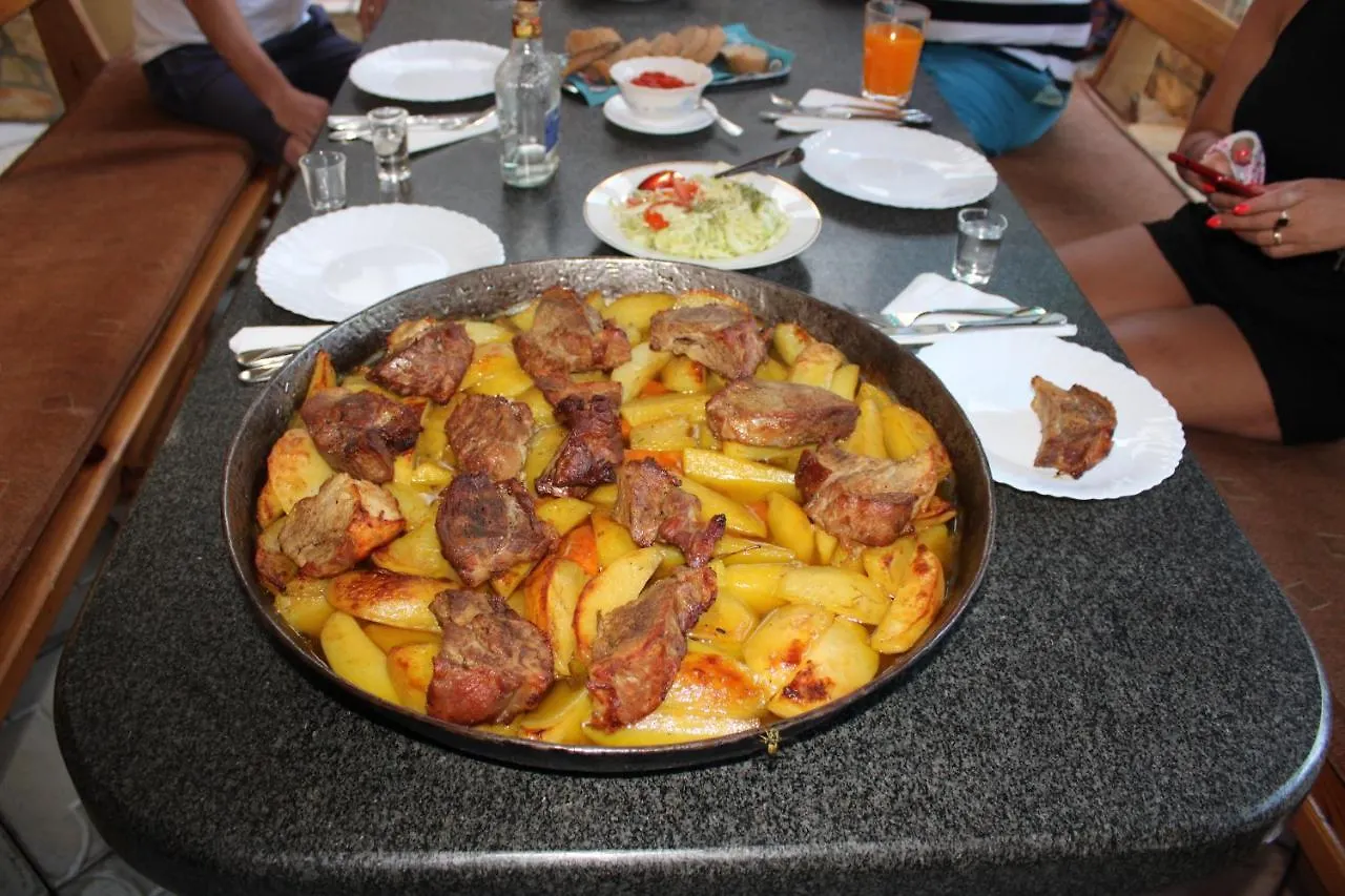 טרוגיר Apartments Villa Macola