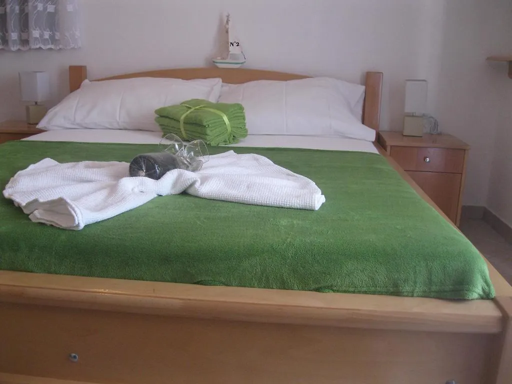 טרוגיר Apartments Villa Macola קרואטיה
