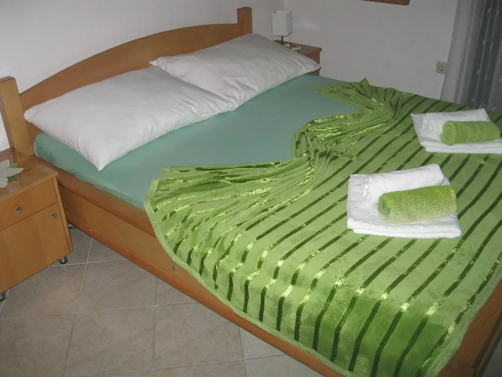 טרוגיר Apartments Villa Macola 0*,  קרואטיה