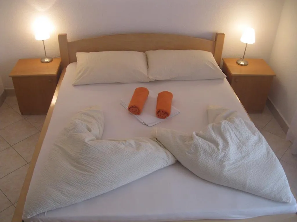 טרוגיר Apartments Villa Macola קרואטיה